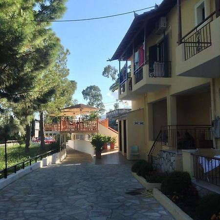 Michalis Place Apartments Василики Экстерьер фото
